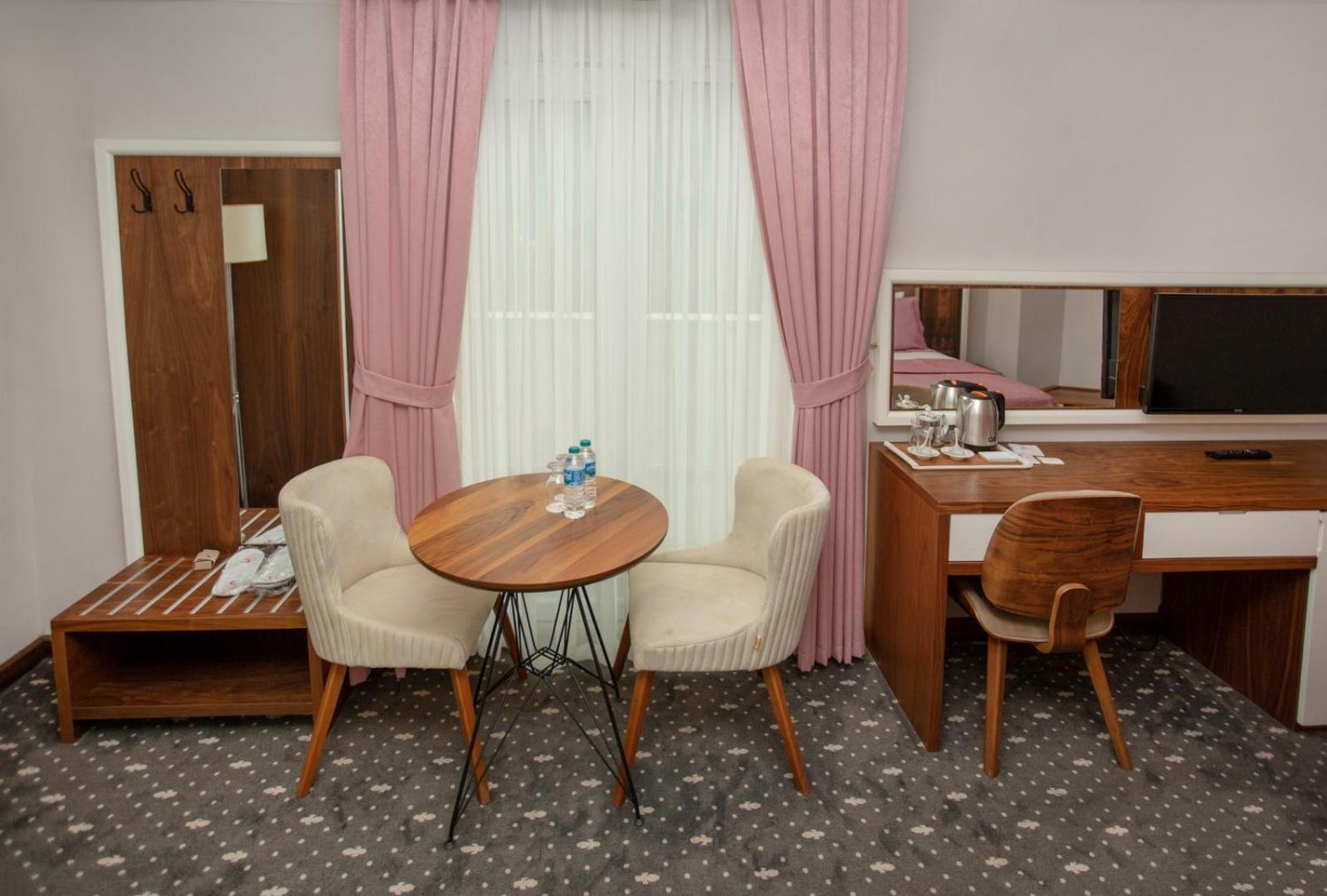 Jolnar Garden Hotel Macka Екстериор снимка