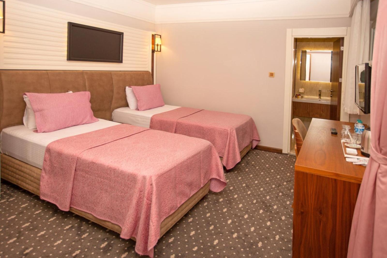 Jolnar Garden Hotel Macka Екстериор снимка